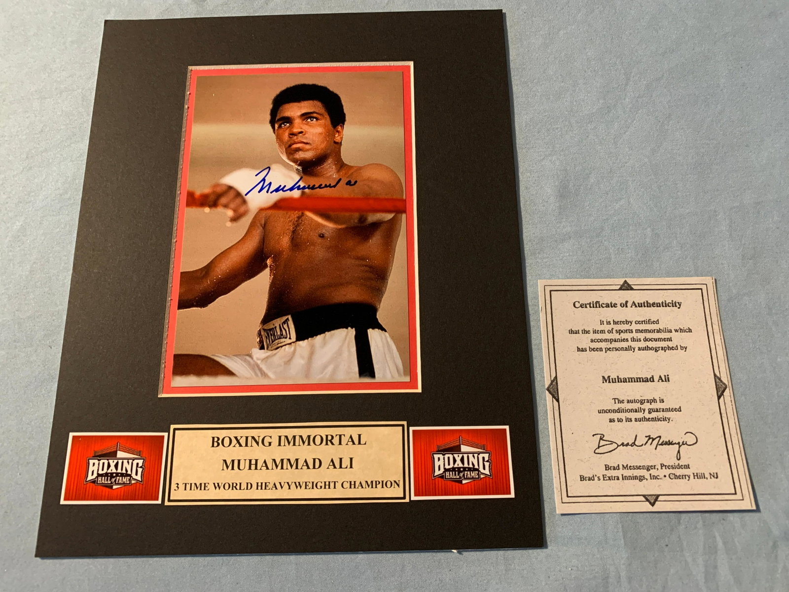 Muhammad Ali Signed 8x10 Photo: Boxing Immortal 3 Time World Heavy Weight Champion Clutter Pays Auctions and More does not confirm authenticity of signatures if a COA is provided any questions please contact COA company. Autographed