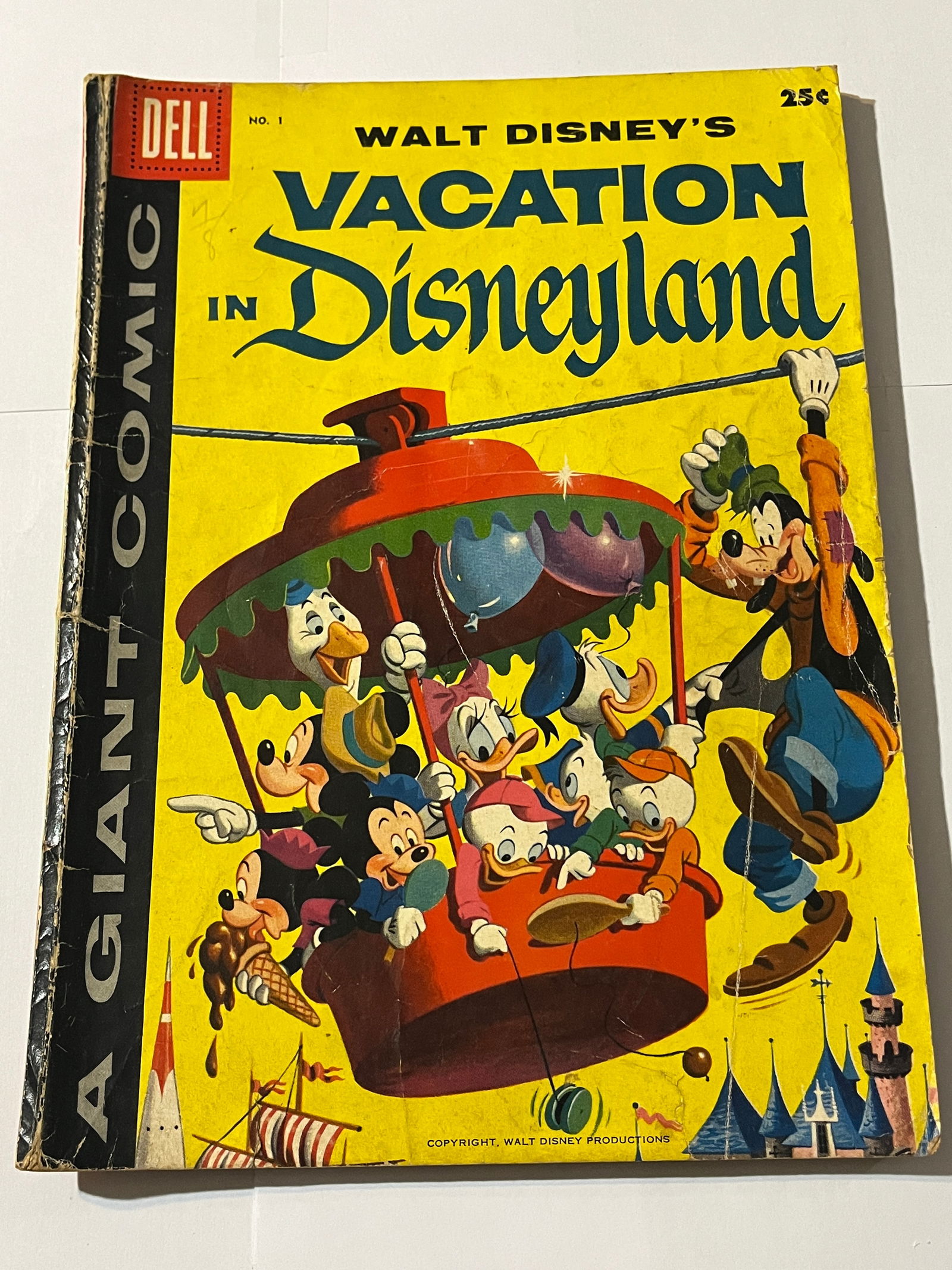Dell Comics Walt Disney's Vacation Disneyland #1 G (1 of 3)