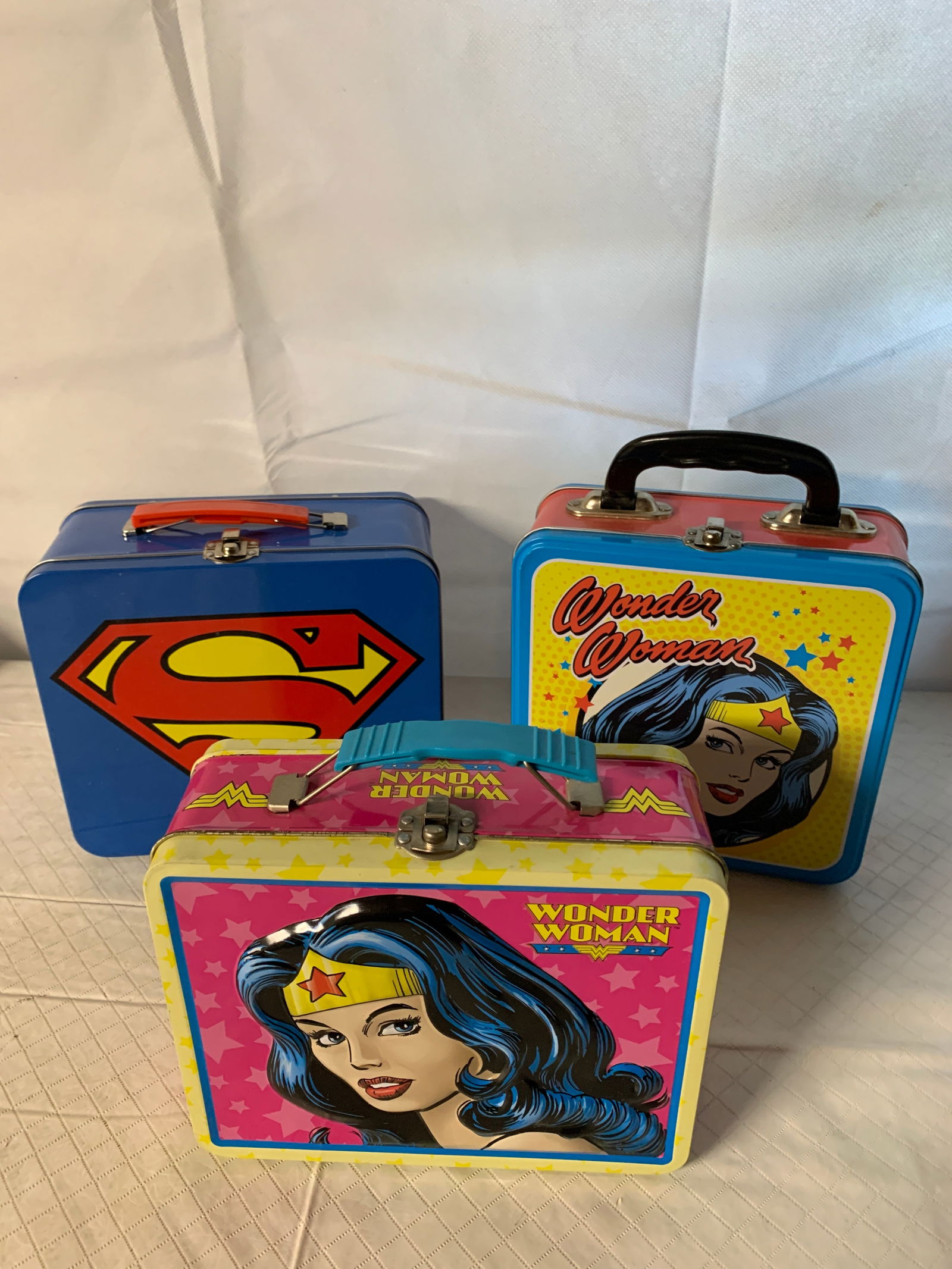 3 TIN SUPERHERO LUNCH BOXES (1 of 2)