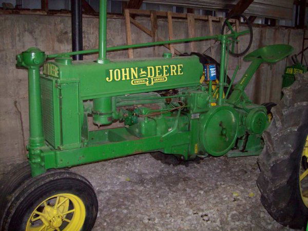 John Deere Unstyled B: Runs, repainted, cutdown spoke wheels