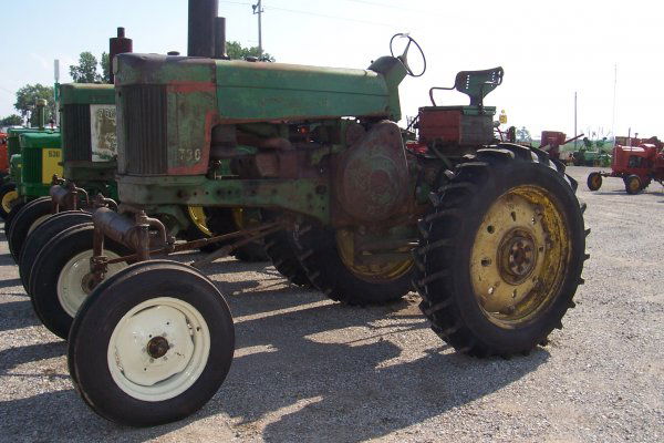 John Deere 730 Argentina Tractor: High crop