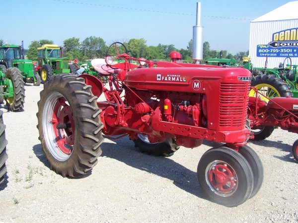 IH Farmall M Narrow Front Antique Tractor - 2