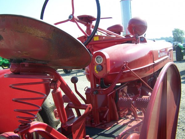 IH Farmall M Narrow Front Antique Tractor - 4