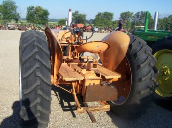 Sheppard Antique Tractor with Side Mount Sickle - 3