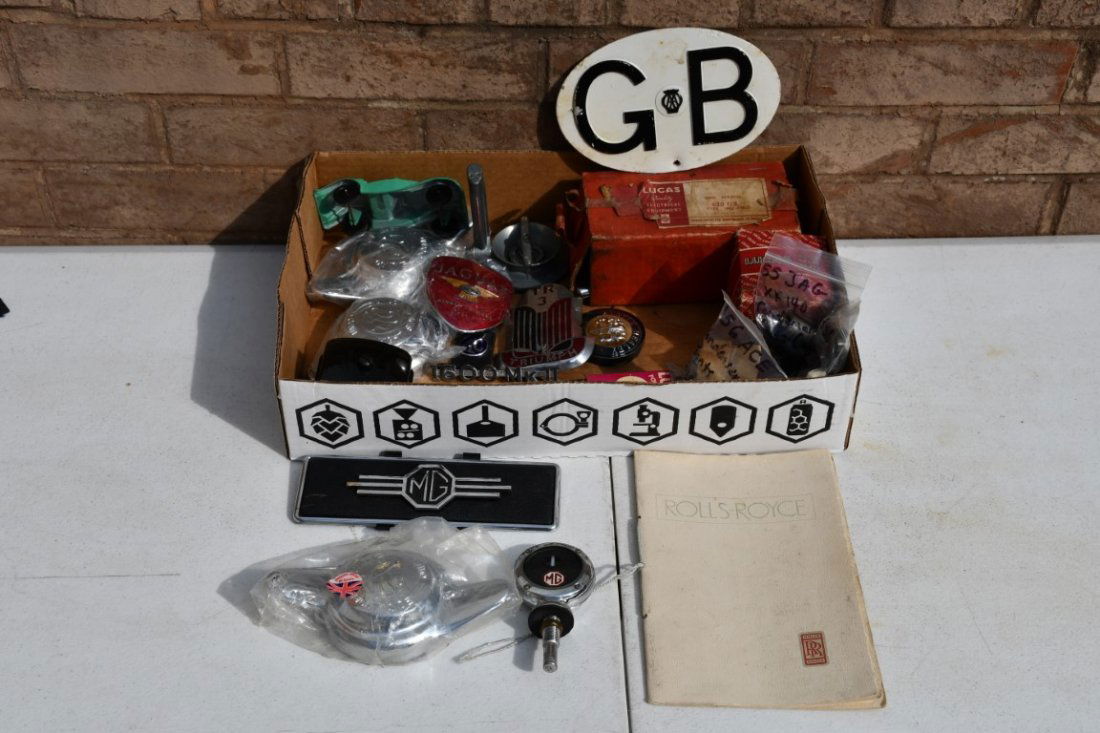 30913- BOX OF BRITISH CAR BADGING (1 of 1)