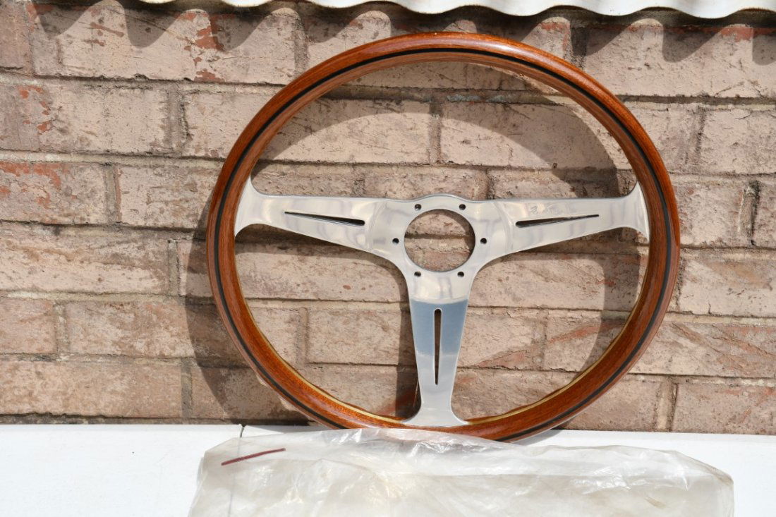 30968- NARDI STEERING WHEEL (1 of 1)