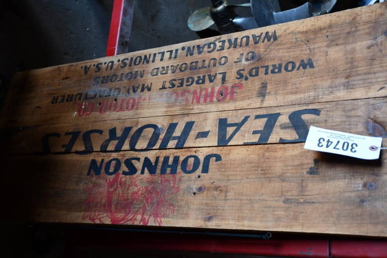 30743 Johnson Seahorse Outboard Motor Crate Top