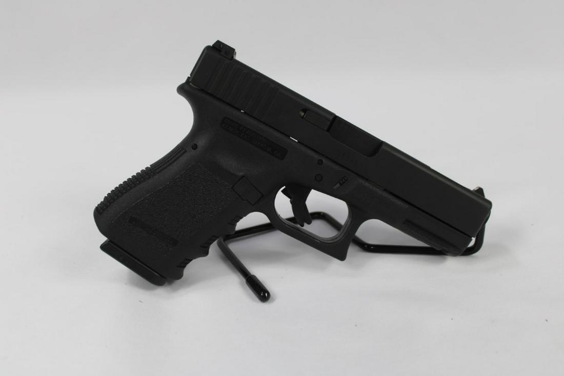 994-GLOCK MODEL 23C: GLOCK MODEL 23C - 40 S&W, 4" BARREL, 1 MAG,NIB (SN# DXE565)