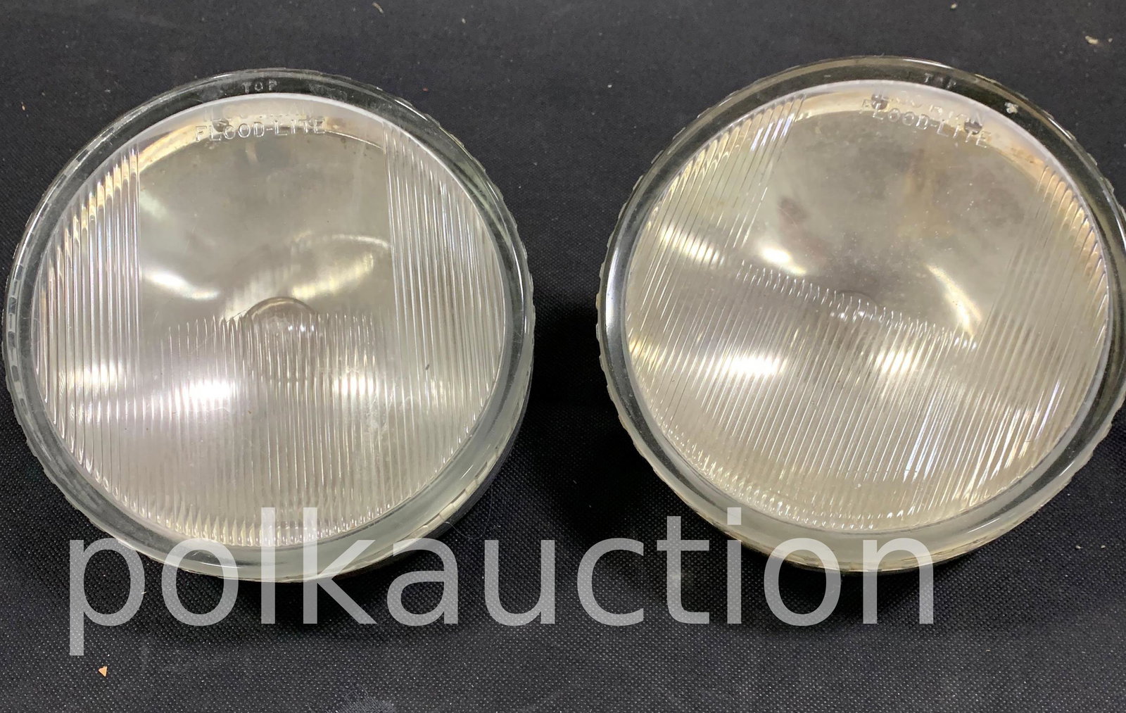 Pair of Flood Lights: Pair of Flood Lights