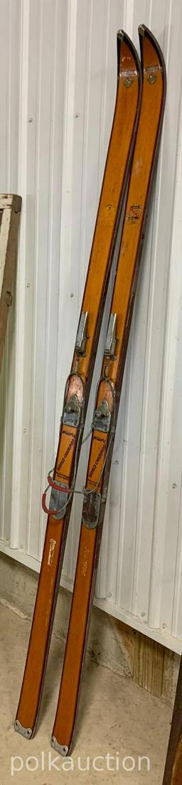 Set of Kneissl Skis (1 of 4)