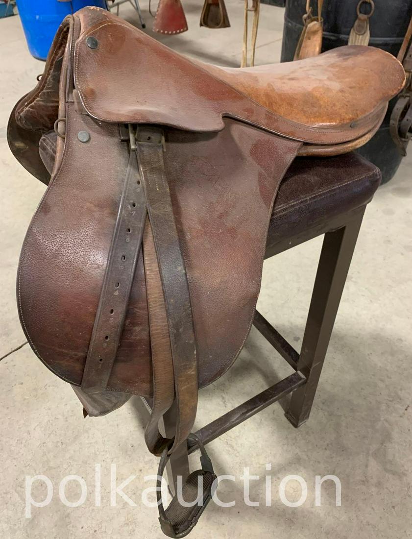 Antique Leather Riding Saddle: Antique Leather Riding Saddle