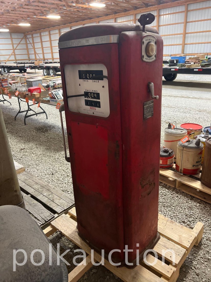 31-TOKHEIM MODEL 300 FUEL PUMP (1 of 2)