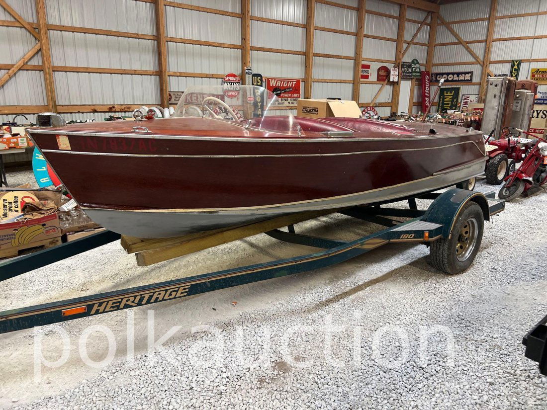 482-LATE 1930'S CHRIS CRAFT CAVALEER WOODEN BOAT & TRAILER (1 of 10)