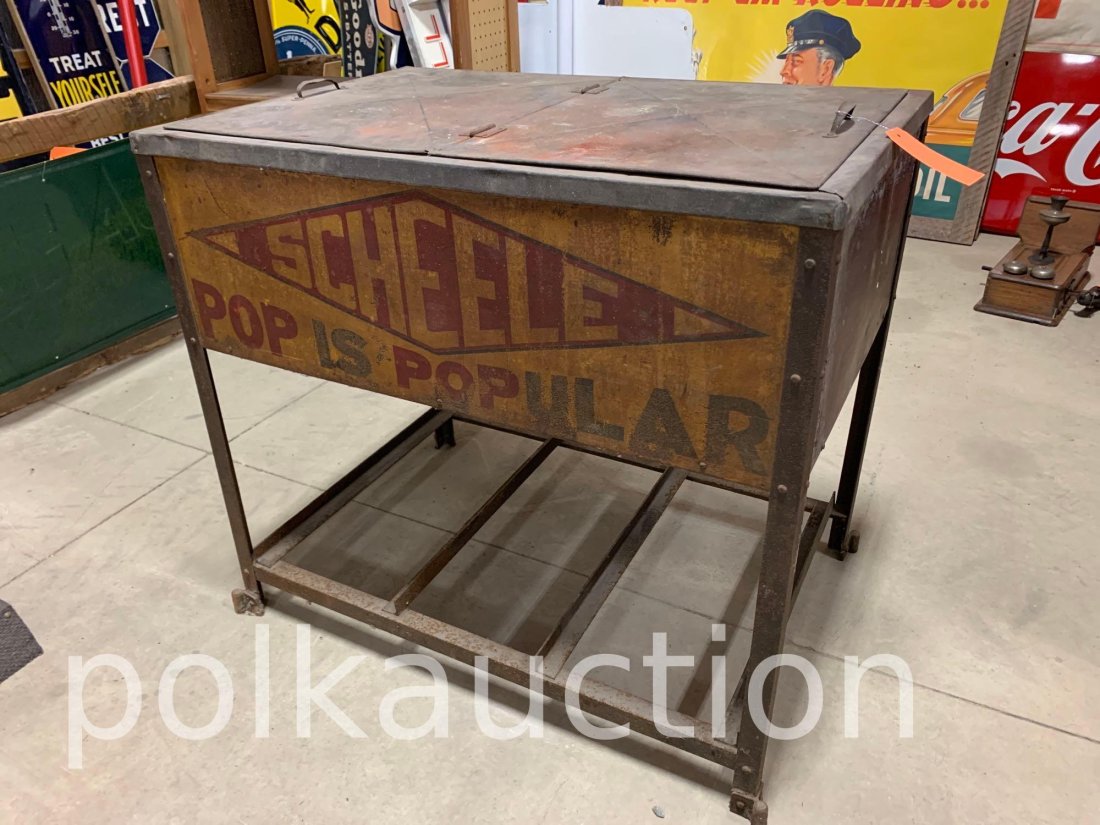 390-VINTAGE SHEELE ICE CHEST: 24in x 36in x 32in BUYER TO ARRANGE SHIPPING, WE WILL BAND TO PALLET