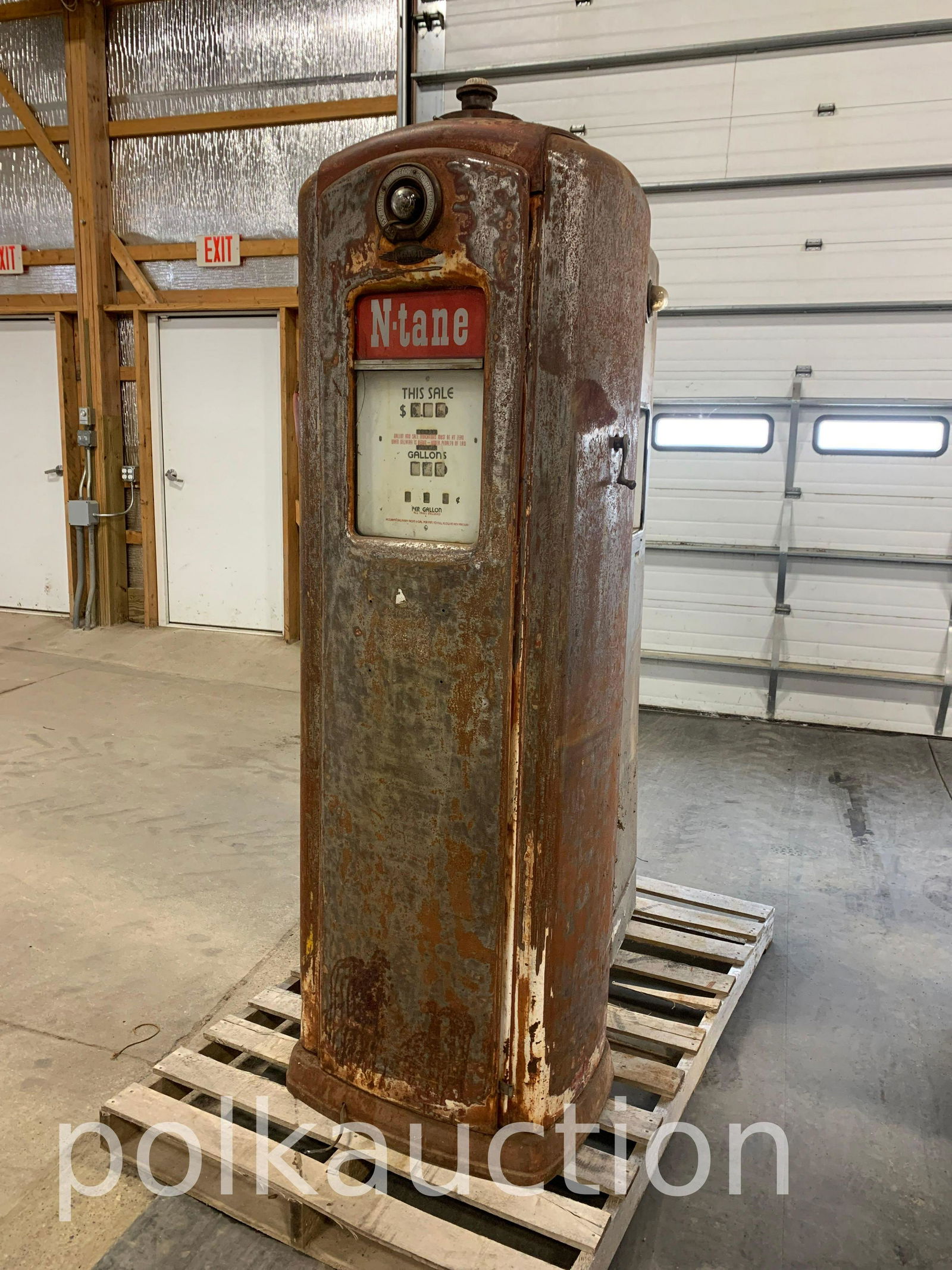 630-BENNETT FUEL PUMP - MODEL 646B (1 of 9)