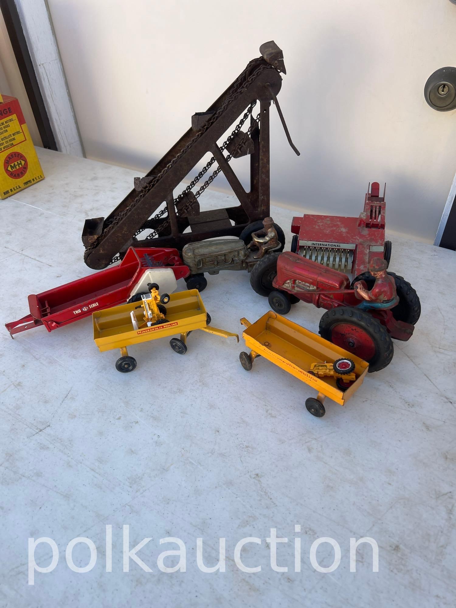 2637-VINTAGE AG TOYS: .