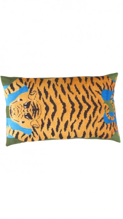 Turkish Fine Silk tiger Pillow 16"X24": Turkish Fine Silk tiger Pillow 16"X24" - New, Animal, Handmade , Pure Silk, 300 -PPS 48R- 862.This item is part of our fine auction collection which includes many fine home accessories including antiq