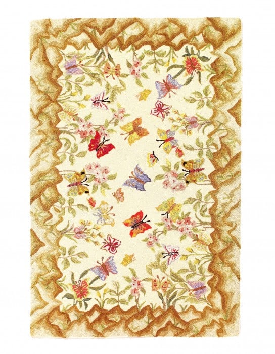Ivory Antique American Hook Rug 3'6'' X 5'5'': Ivory Antique American Hook Rug 3'6'' X 5'5'' - Circa 1900, Hooked Rug, Hand-Knotted, Lamb's Wool, 300 -D11639- 862.This item is part of our fine auction collection which includes many fine home acces