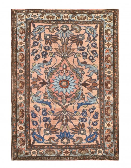 L Pech Persian Lilian Saruk 3'5" X 5': L Pech Persian Lilian Saruk 3'5" X 5' - Circa 1920, Traditional, Hand-Knotted, Wool, 300 -D05511- 862.This item is part of our fine auction collection which includes many fine home accessories includi