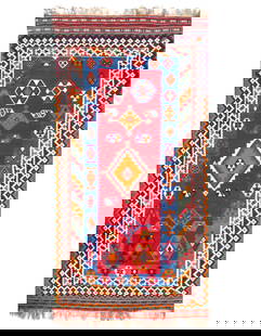 Antique Persian Shiraz Kilim Rug - 4'6" x 9'6": Antique Persian Shiraz Kilim Rug - 4'6" x 9'6" - Circa 1950, Shiraz, Hand-Knotted, Flat Weave, 300 -52766- 862.This item is part of our fine auction collection which includes many fine home accessorie
