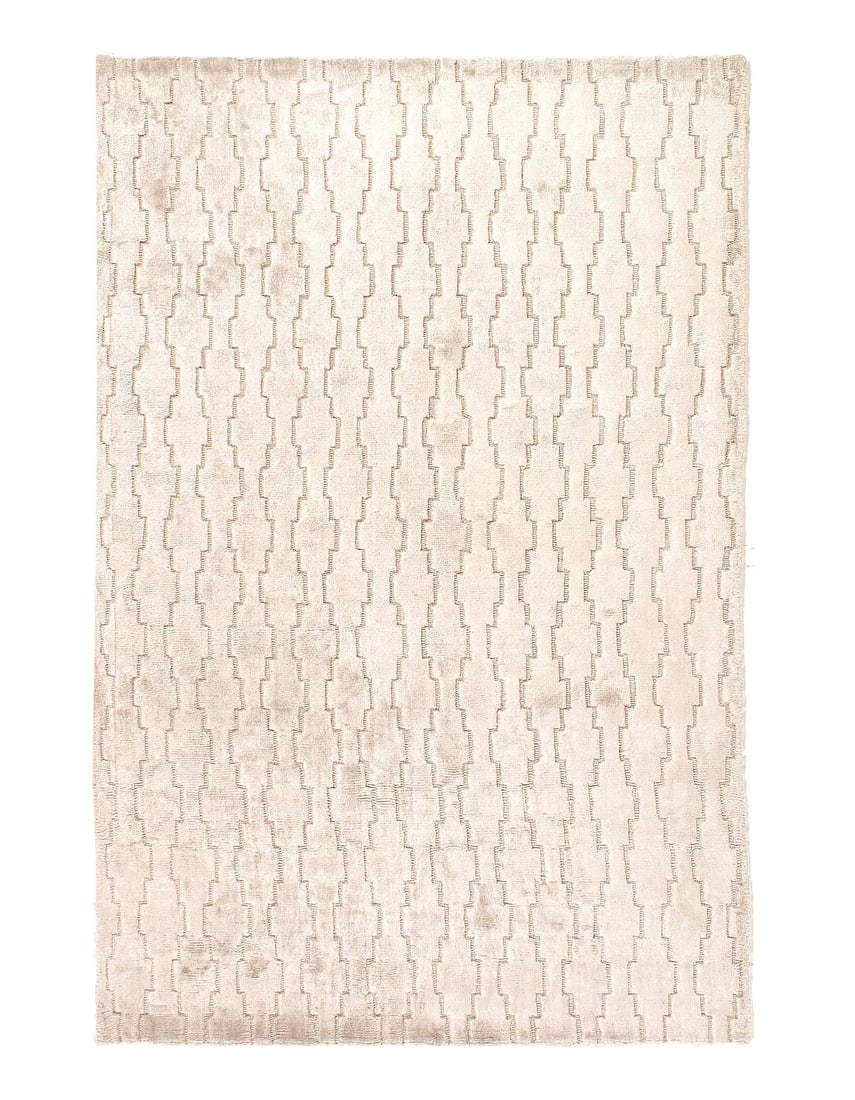 Fine Hand loom v.silk modern rug 4'1'' X 6'2'': Fine Hand loom v.silk modern rug 4'1'' X 6'2'' - New, Modern, Hand-Loomed, V. Silk, 300 -D10120- 862.This item is part of our fine auction collection which includes many fine home accessories includin