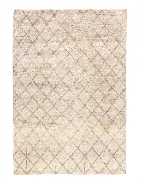 Ivory Hand Knotted Moroccon 6' X 9': Ivory Hand Knotted Moroccon 6' X 9' - New, Moroccan, Hand-Knotted, Lamb's Wool, 300 -D06674- 862.This item is part of our fine auction collection which includes many fine home accessories including an