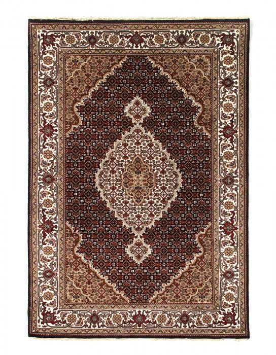 Tabriz Mahi Design Silk & Wool Rug 4' X 6': Tabriz Mahi Design Silk & Wool Rug 4' X 6' - New, Tabriz, Hand-Knotted, Wool & Silk, 300 -D12597- 862.This item is part of our fine auction collection which includes many fine home accessories includi