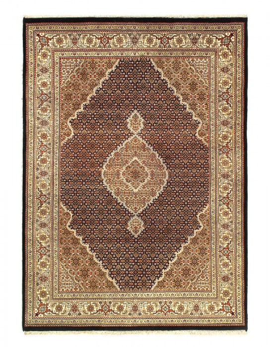 Fine Hand Knotted Silk & wool Tabriz rug 4'7'' X 6'6'' (1 of 3)