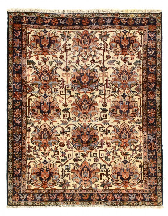 Persian Antique Heriz rug 4'11'' X 6'2'' (1 of 3)