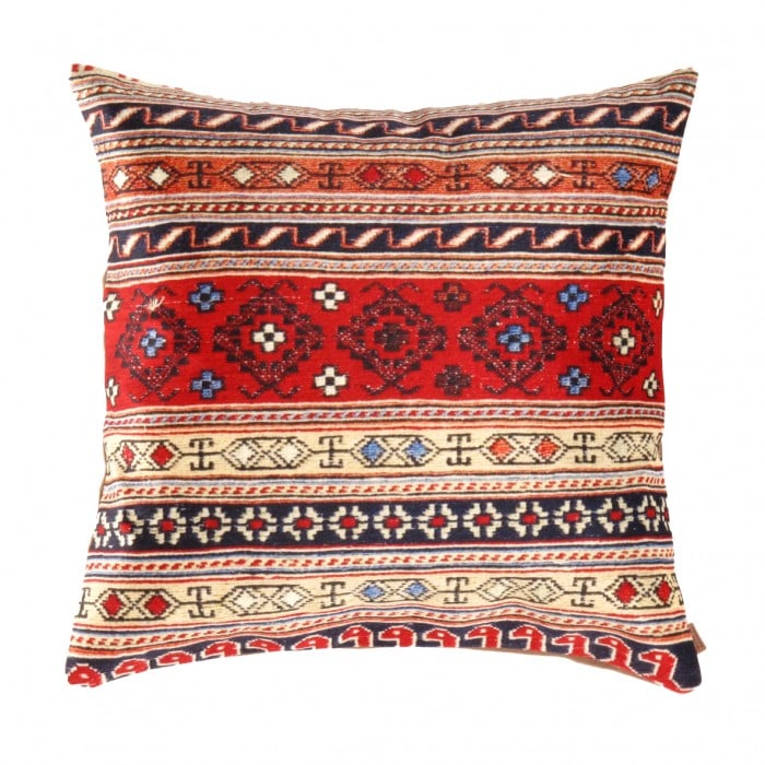 Traditional Velvet Pillow 16' X 16' (1 of 3)