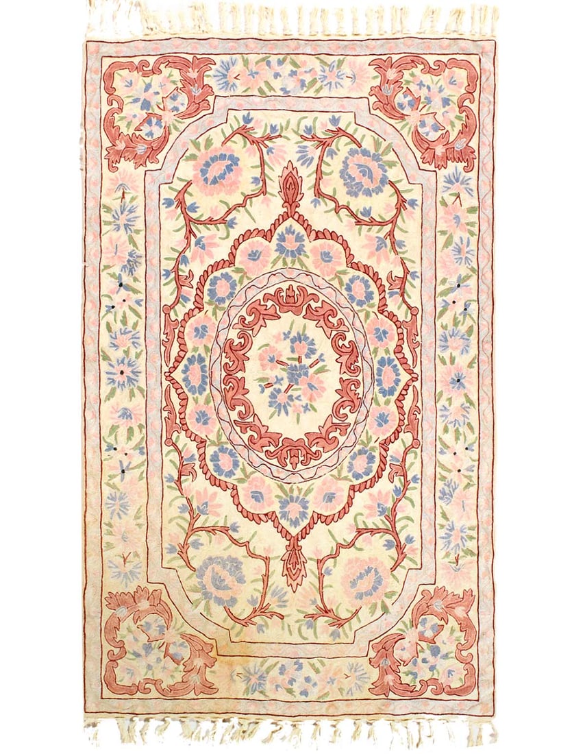 Fine Flat Weave Chinese Aubusson 3'X 5': Fine Flat Weave Chinese Aubusson 3'X 5' - CIRCA 1960, Aubusson, Hand-Woven, Lamb's Wool, 300 -D15095- 862.This item is part of our fine auction collection which includes many fine home accessories inc