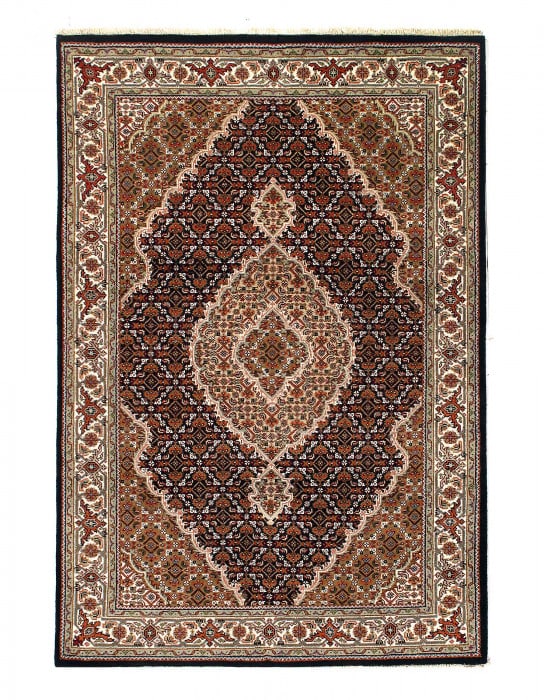 Tabriz Mahi Design Silk & Wool Rug 4' X 6': Tabriz Mahi Design Silk & Wool Rug 4' X 6' - NEW, Tabriz, Hand-Knotted, Wool & Silk, 300 -d12598,D12599- 862.This item is part of our fine auction collection which includes many fine home accessories