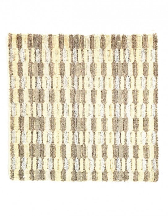 Modern Hand-made Indo Rug 2'X 2': Modern Hand-made Indo Rug 2'X 2' - NEW, Modern, Hand-Knotted, Lamb's Wool, 300 -D08491- 862.This item is part of our fine auction collection which includes many fine home accessories including antique