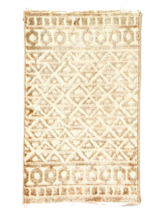 Modern Broad loom Rug 2'X 3': Modern Broad loom Rug 2'X 3' - NEW, Modern, Machine-Made, Viscose, 300 -D15108- 862.This item is part of our fine auction collection which includes many fine home accessories including antique rugs, v