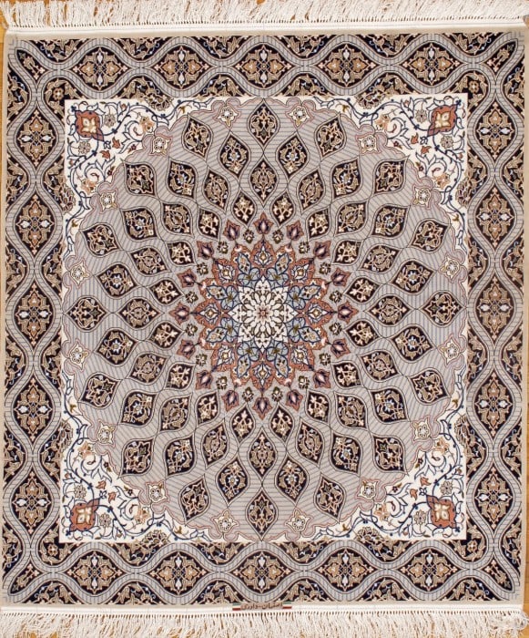 Gray Persain Isfahan silk & wool 4' 11'' X 5' 6'': Gray Persain Isfahan silk & wool 4' 11'' X 5' 6'' - New, Isfahan, Hand-Knotted, Wool & Silk, 300 -D05192- 862.This item is part of our fine auction collection which includes many fine home