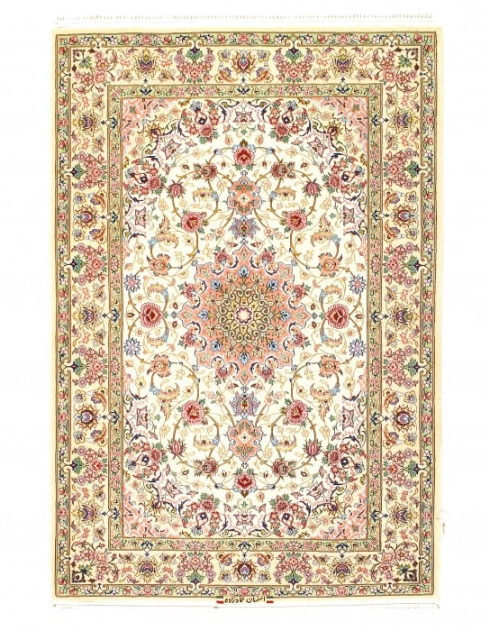 Ivory Persian Isfahan silk & wool 3'.5'' X 5'.1'': Ivory Persian Isfahan silk & wool 3'.5'' X 5'.1'' - New, Isfahan, Hand-Knotted, Wool & Silk, 300 -D08561- 862.This item is part of our fine auction collection which includes many fine home accessories