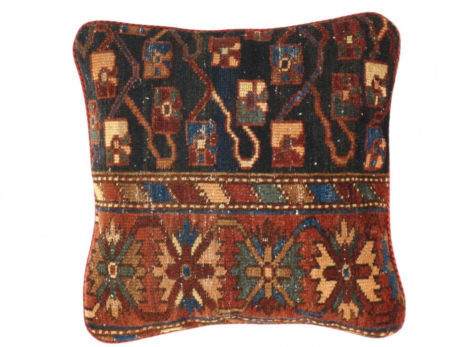 Pasargad Vintage Hand Knotted Farahan Rug Pillow 20'' X 20''X 5'': Pasargad Vintage Hand Knotted Farahan Rug Pillow - N/A, Farahan, Hand-Woven, Lamb's Wool, 300 -K 177 A- 862.This item is part of our fine auction collection which includes many fine home accessories i