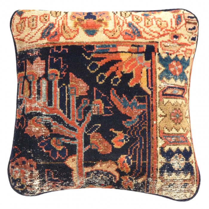 Pasargad Vintage Hand Knotted Farahan Rug Pillow 20'' X 20''X 5'': Pasargad Vintage Hand Knotted Farahan Rug Pillow - N/A, Farahan, Hand-Woven, Lamb's Wool, 300 -K 195 A- 862.This item is part of our fine auction collection which includes many fine home accessories i