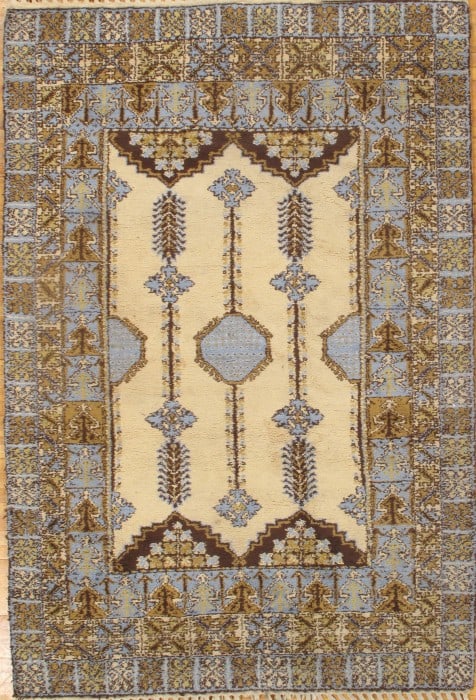 Ivory Moroccon 6' 2'' X 9' 1'': Ivory Moroccon 6' 2'' X 9' 1'' - , Moroccan, Hand-Knotted, Lamb's Wool, 300 -D07217- 862.This item is part of our fine auction collection which includes many fine home accessories including antique