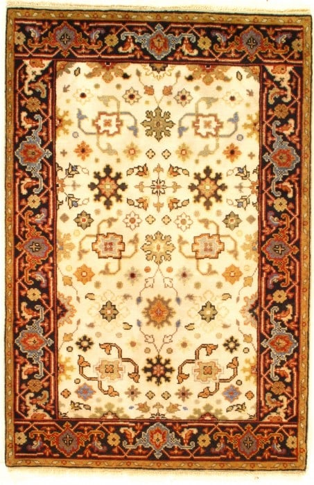 Ivory color fine Hand knotted Mahal design 4' X 6': Ivory color fine Hand knotted Mahal design 4' X 6' - New, Mahal, Hand-Knotted, Lamb's Wool, 300 -D06018- 862.This item is part of our fine auction collection which includes many fine home accessories