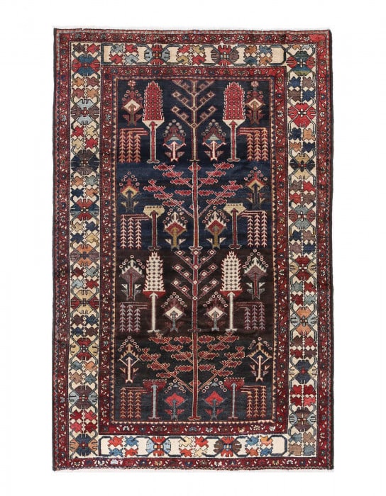 Fine Hand knotted Persian Antique Bakhtiari rug 4'11'' X 7'9'': Fine Hand knotted Persian Antique Bakhtiari rug 4'11'' X 7'9'' - 1950, Bakhtiari, Hand-Knotted, Lamb's Wool, 300 -D13348- 862.This item is part of our fine auction collection which includes many fine