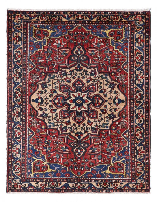 Persian antique bakhtiari rug 5'3"x6'8" (1 of 4)