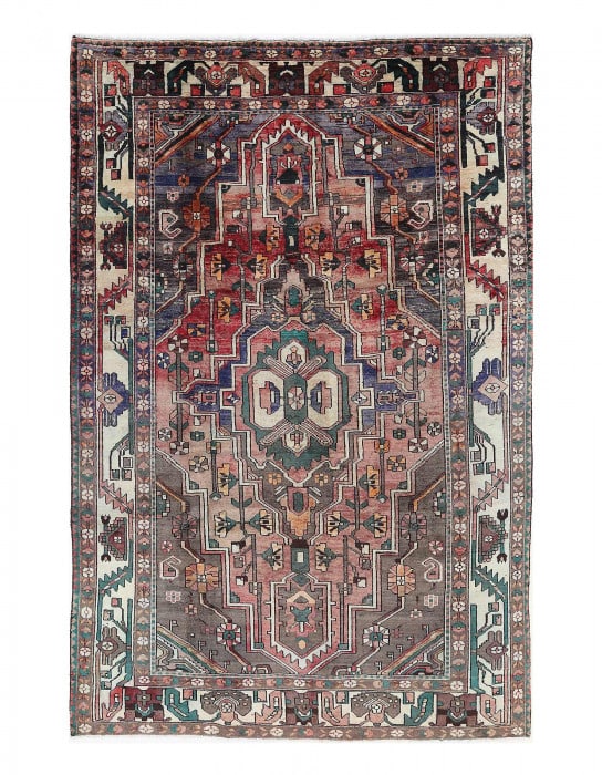 Persian Antique Bakhtiari rug 6'5'' X 10'3'': Persian Antique Bakhtiari rug 6'5'' X 10'3'' - Circa 1940, Bakhtiari, Hand-Knotted, Lamb's Wool, 300 -D14033- 862.This item is part of our fine auction collection which includes many fine home accesso
