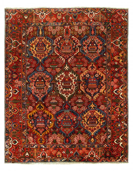 Vintage Red Persian Hand Knotted Bakhtiari 10'7"X 13'2": Vintage Red Persian Hand Knotted Bakhtiari 10'7"X 13'2" - CIRCA 1940, Bakhtiari, Hand-Knotted, Lamb's Wool, 300 -17473- 862.This item is part of our fine auction collection which includes many fine