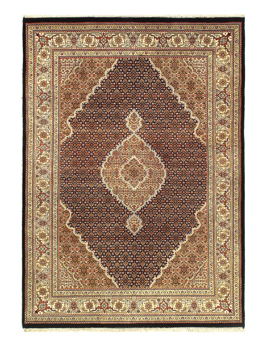 Fine Hand Knotted Silk & wool Tabriz rug 4'7'' X 6'6'': Fine Hand Knotted Silk & wool Tabriz rug 4'7'' X 6'6'' - New, Tabriz, Hand-Knotted, Wool & Silk, 300 -D12771- 862.This item is part of our fine auction collection which includes many fine home accesso