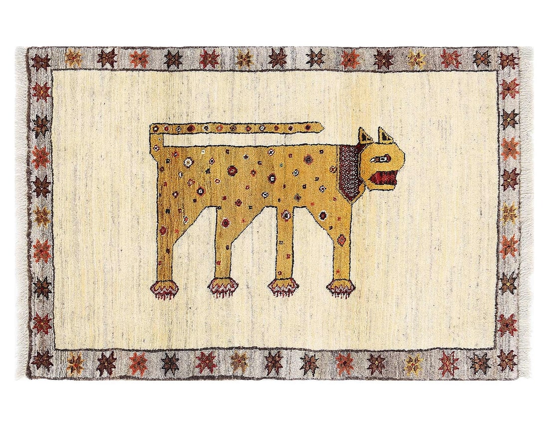 Fine Hand knotted Shiraz rug 2'11'' X 4'5'': Fine Hand knotted Shiraz rug 2'11'' X 4'5'' - New, Shiraz, Hand-Knotted, Lamb's Wool, 300 -D13417- 862.This item is part of our fine auction collection which includes many fine home accessories includ