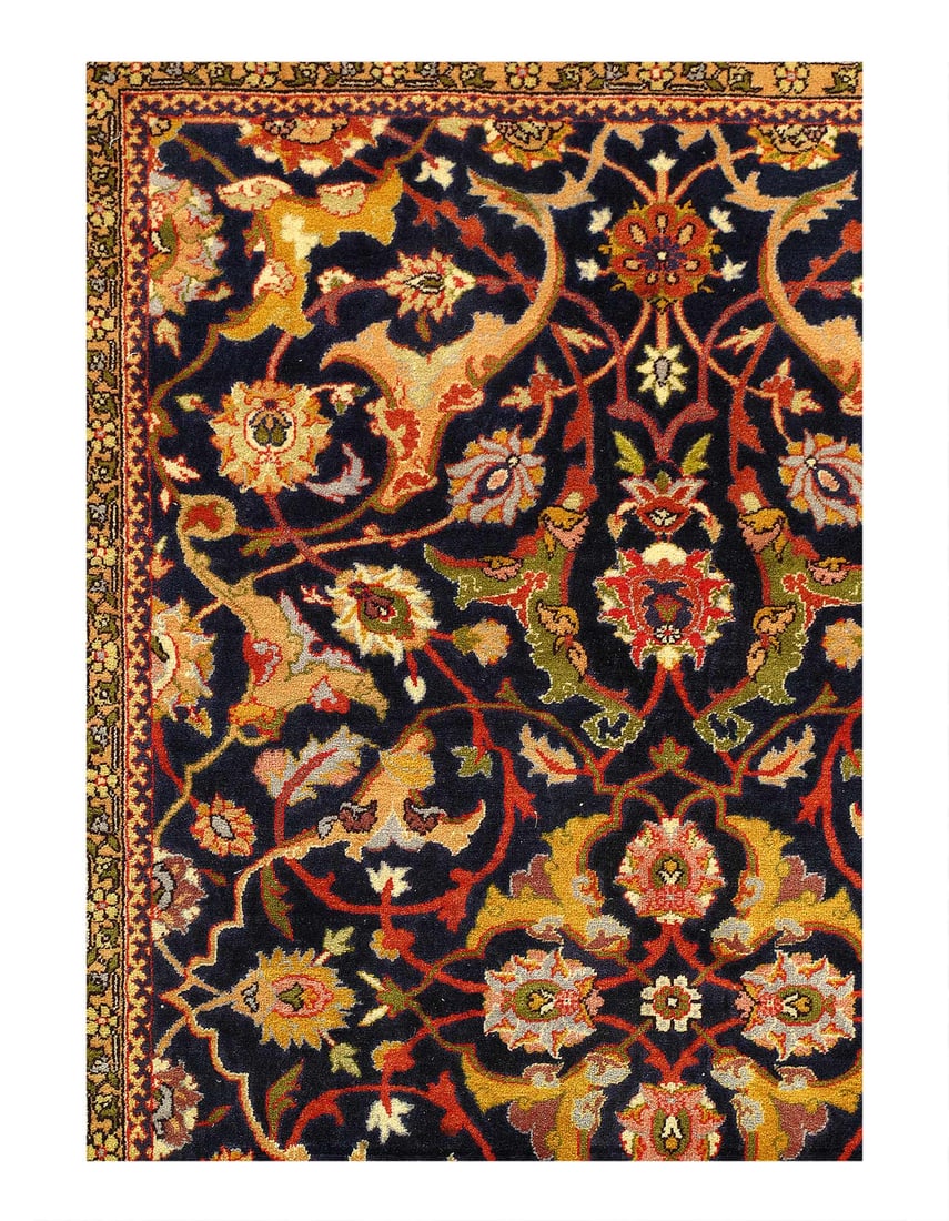 Fine Hand knotted Turkish Hereke Rug 4'11'' X 7': Fine Hand knotted Turkish Hereke Rug 4'11'' X 7' - 2000, Hereke, Hand-Knotted, Lamb's Wool, 300 -D12120- 862.This item is part of our fine auction collection which includes many fine home accessories