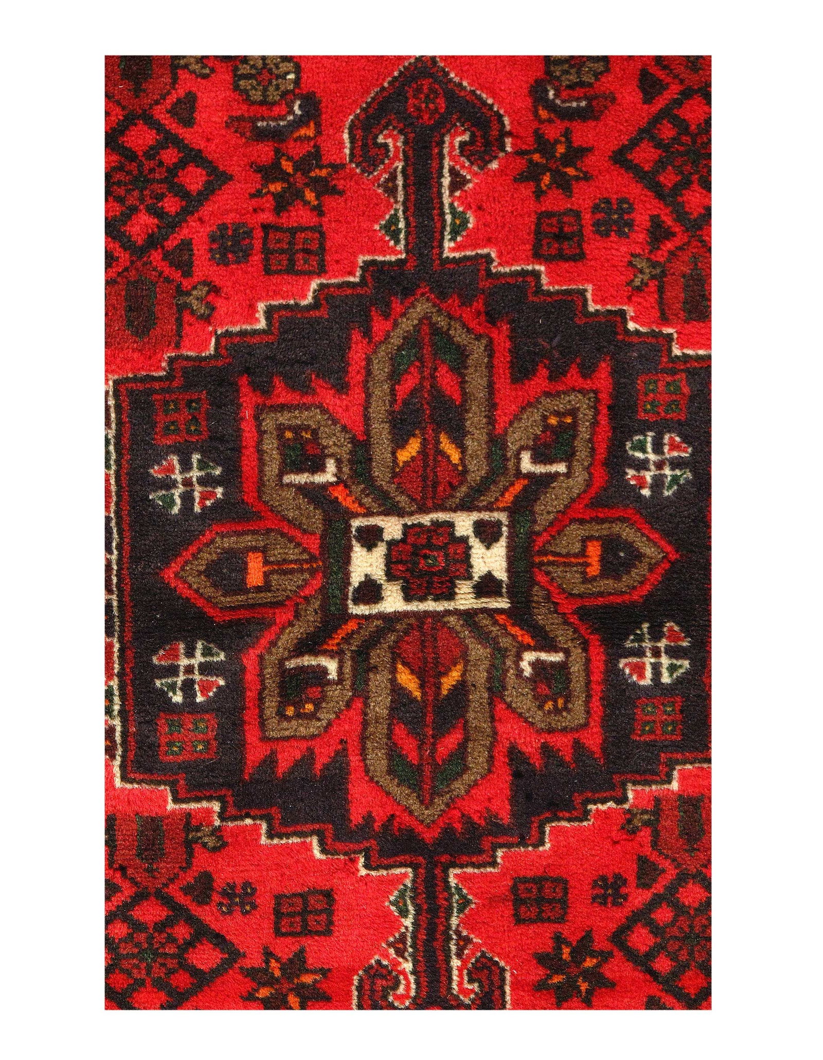 Persian Vintage Hamdan Rug -3'4'' x 5': Persian Vintage Hamdan Rug -3'4'' x 5' - Circa 1970, Hamadan, Hand-Knotted, Lamb's Wool, 300 -D11218- 862.This item is part of our fine auction collection which includes many fine home accessories