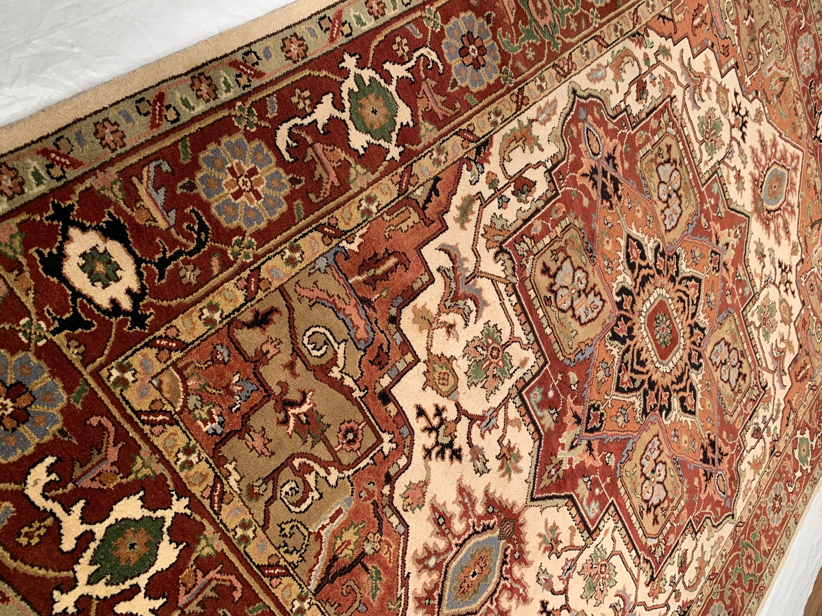Beige Fine Hand-Knotted Serapi Design 6' X 9' - 4