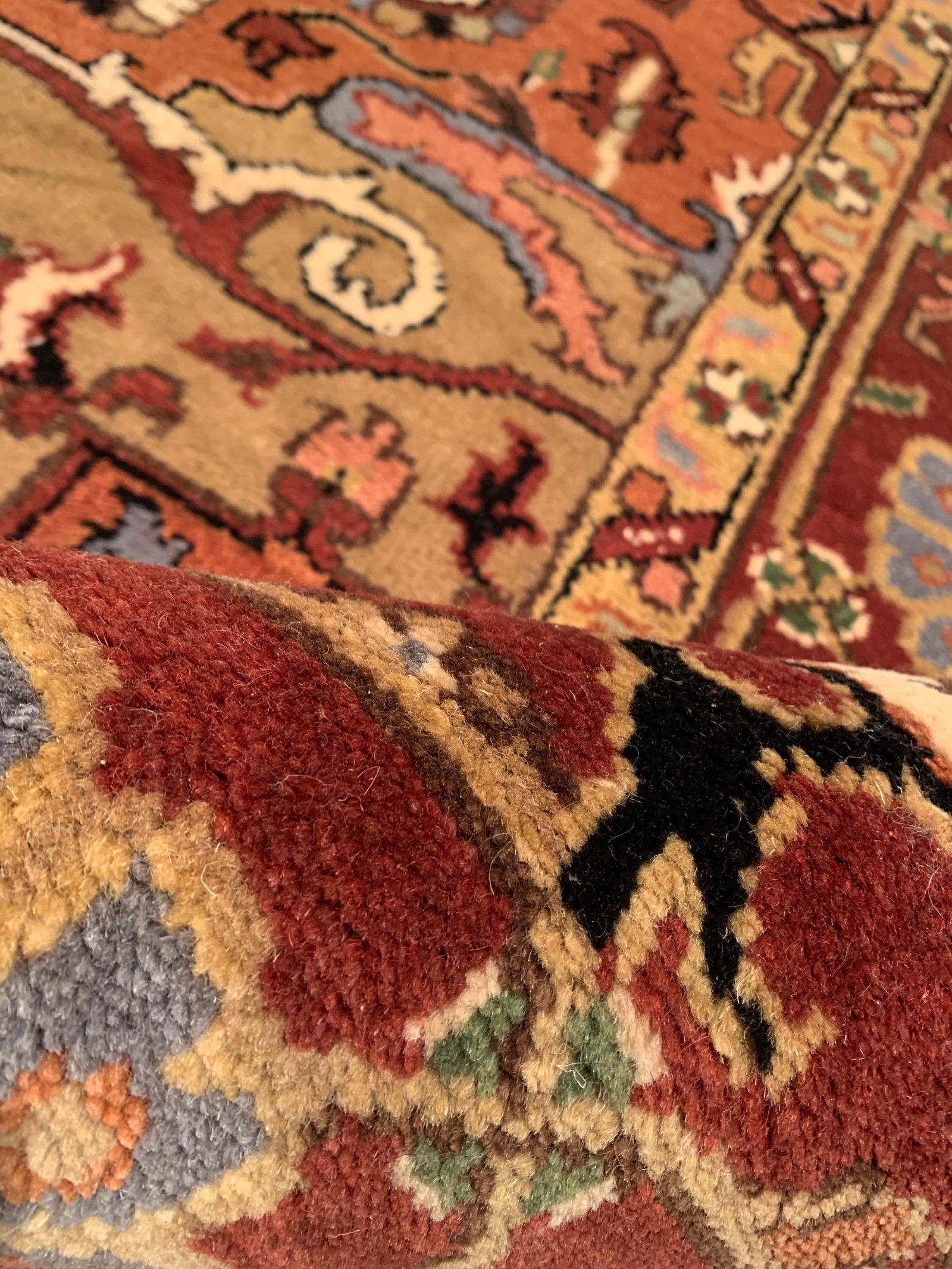 Beige Fine Hand-Knotted Serapi Design 6' X 9' - 5